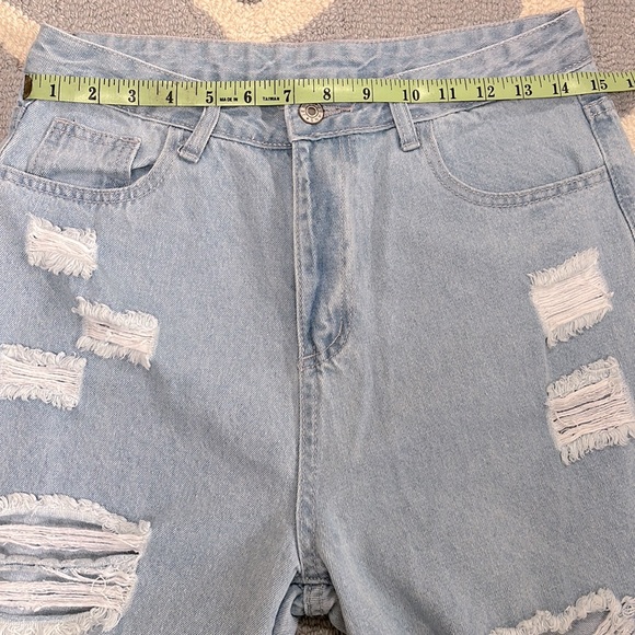 SHEIN Ripped Baggy Jeans, size M (6) - Picture 7 of 7